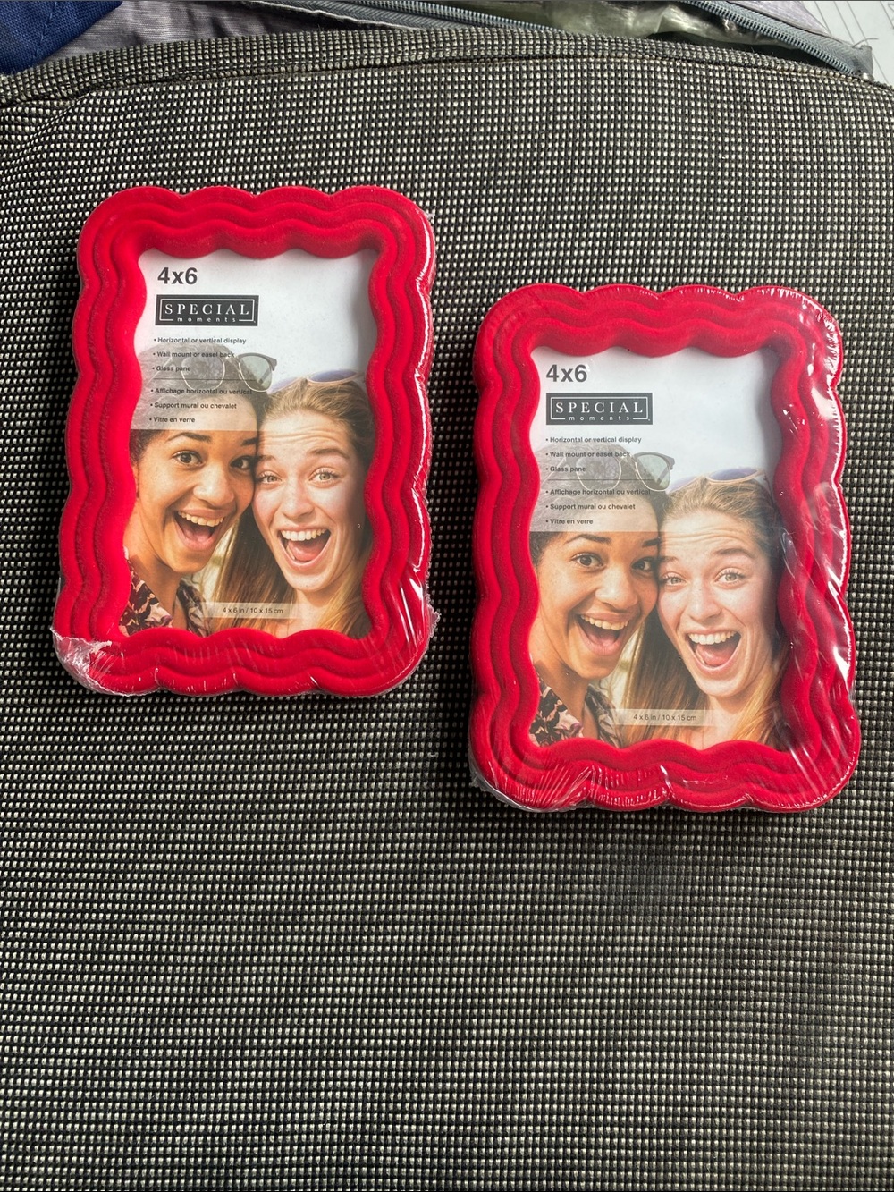 Special Moments Red Wavy Edge 4x6 Photo Frames - Pair